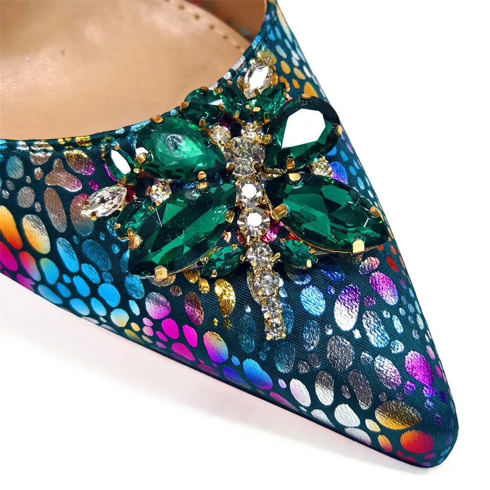 Chic pointed toe pumps and matching bag display, showcasing premium quality materials and exquisite craftsmanship.