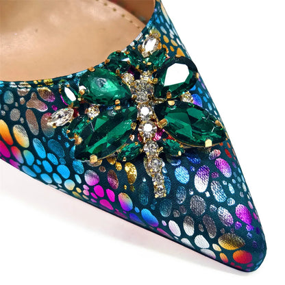 Chic pointed toe pumps and matching bag display, showcasing premium quality materials and exquisite craftsmanship.