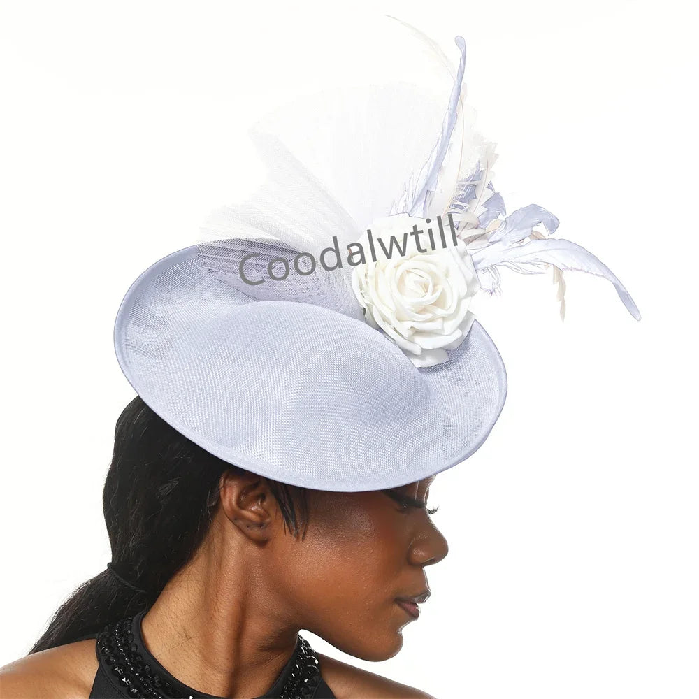 Stylish feathered fascinator for women, embodying a blend of luxury and elegance for cocktail parties and races.