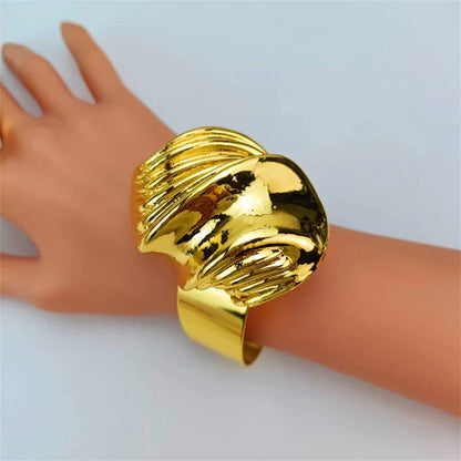 Complete luxury EMMA Women’s Jewelry Set showcased, including necklace, earrings, and intricate geometric design elements.