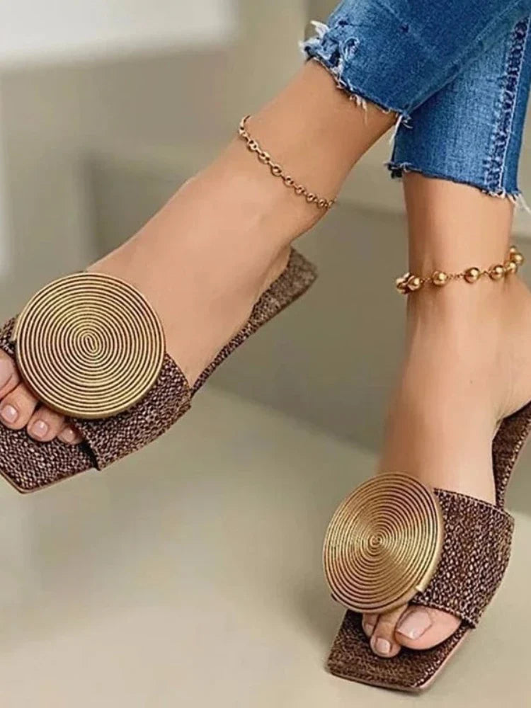 Sophisticated beige summer sandals with an EVA insole for ultimate comfort and breathability.