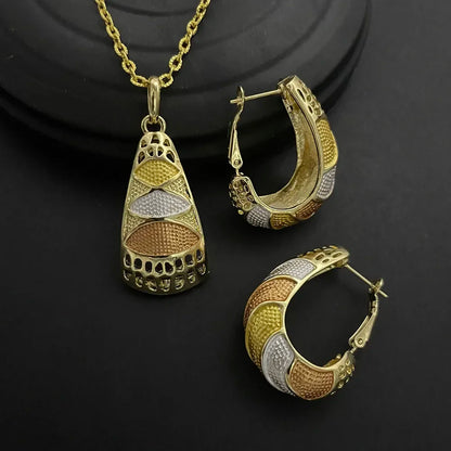 Sophisticated pair of 24K gold-plated earrings, perfect complement to the geometric jewelry set for women.