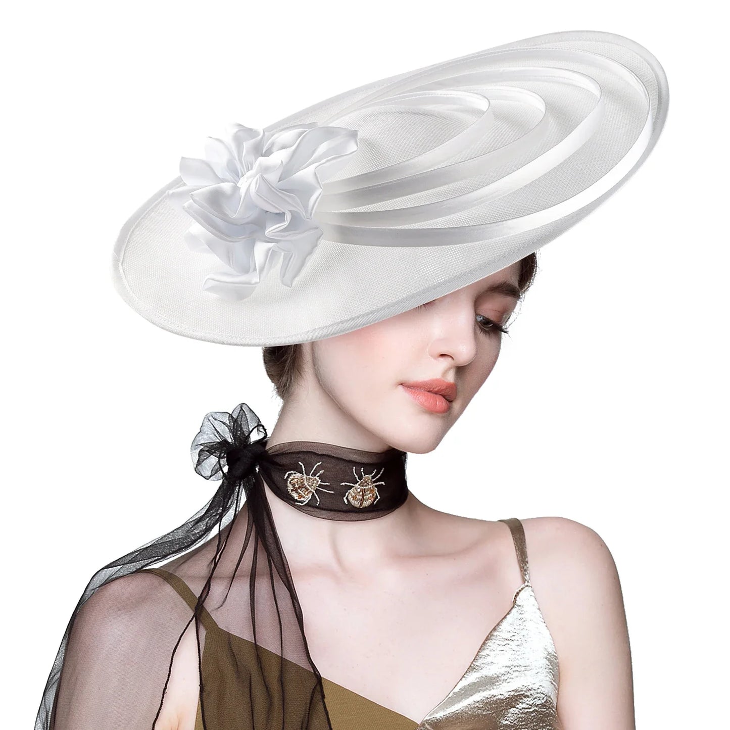 Beautifully crafted fascinator in classic black, offering a timeless elegance for women’s fashion during formal gatherings.