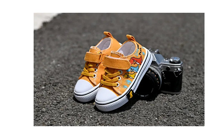 Luxurious children's breathable sneakers for boys and girls featuring a stylish animal print, designed for comfort and function.
