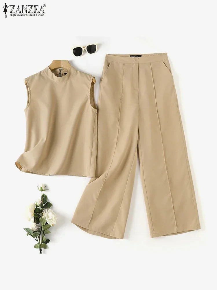 Luxurious women's wide leg pants, crafted from breathable polyester, ideal for a sophisticated summer look.