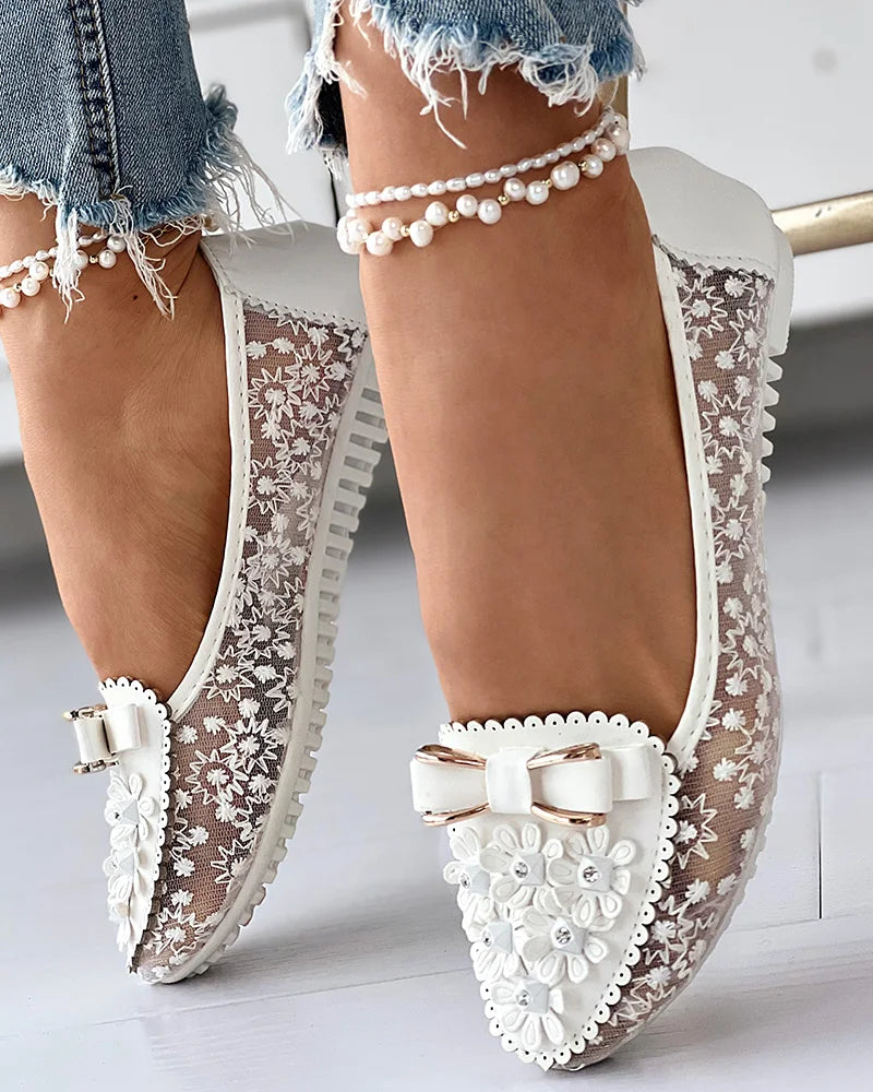 Chic Women's Floral Embroidery Loafers, Perfect for Spring and Autumn Wear with a Comfortable Fit