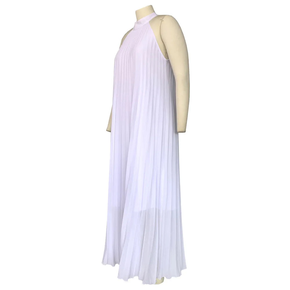 Stylish Floor-Length Evening Dress for Plus Size Women, showcasing an elegant halter neckline and flattering A-line silhouette.