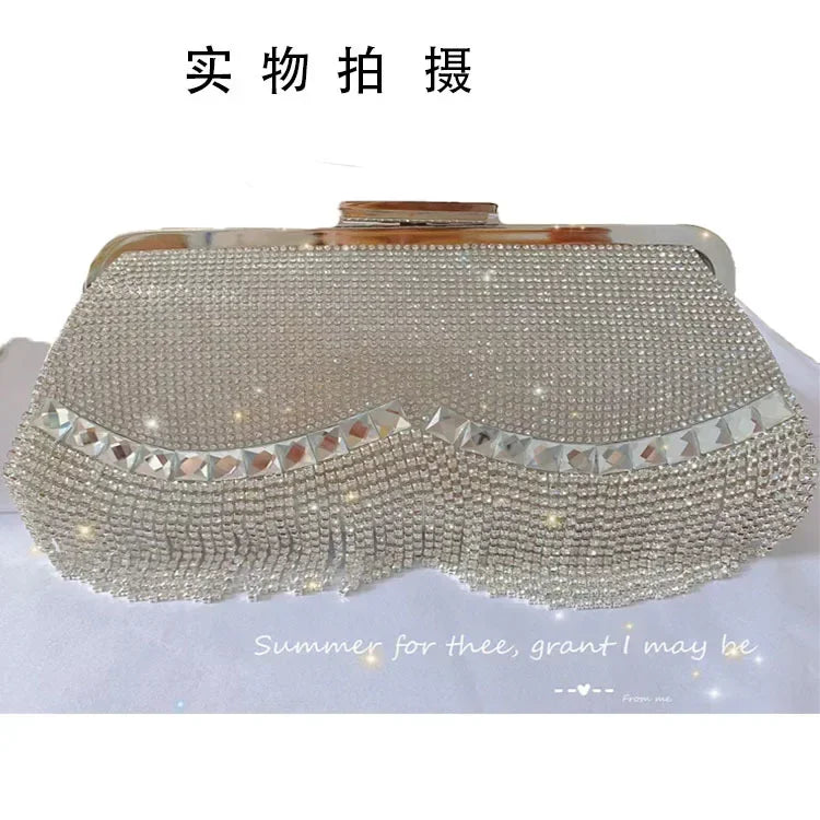 Stylish vintage minaudiere clutch bag for women, showcasing a sophisticated design for evening parties.