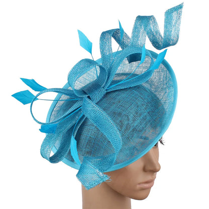 Bridal fascinator with headband in classic ivory, ideal for enhancing bridal or guest outfits at derby parties.