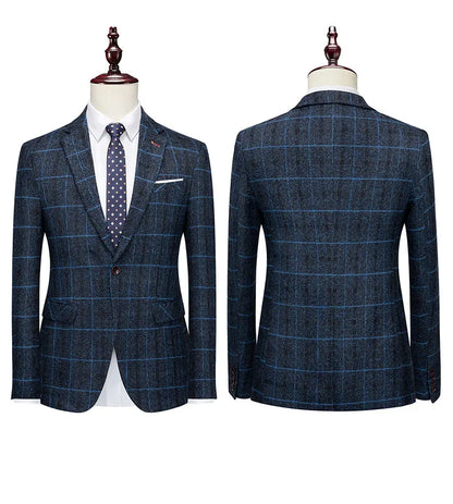 Stylish men's wedding suit set with a vest, combining comfort with elegance for the modern gentleman's wardrobe.