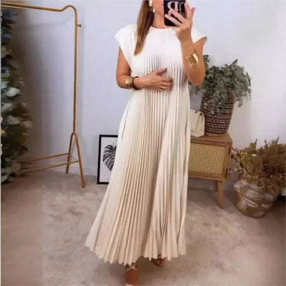 Chic ankle-length pleated maxi dress for women, showcasing a loose silhouette ideal for beach days and picnics.