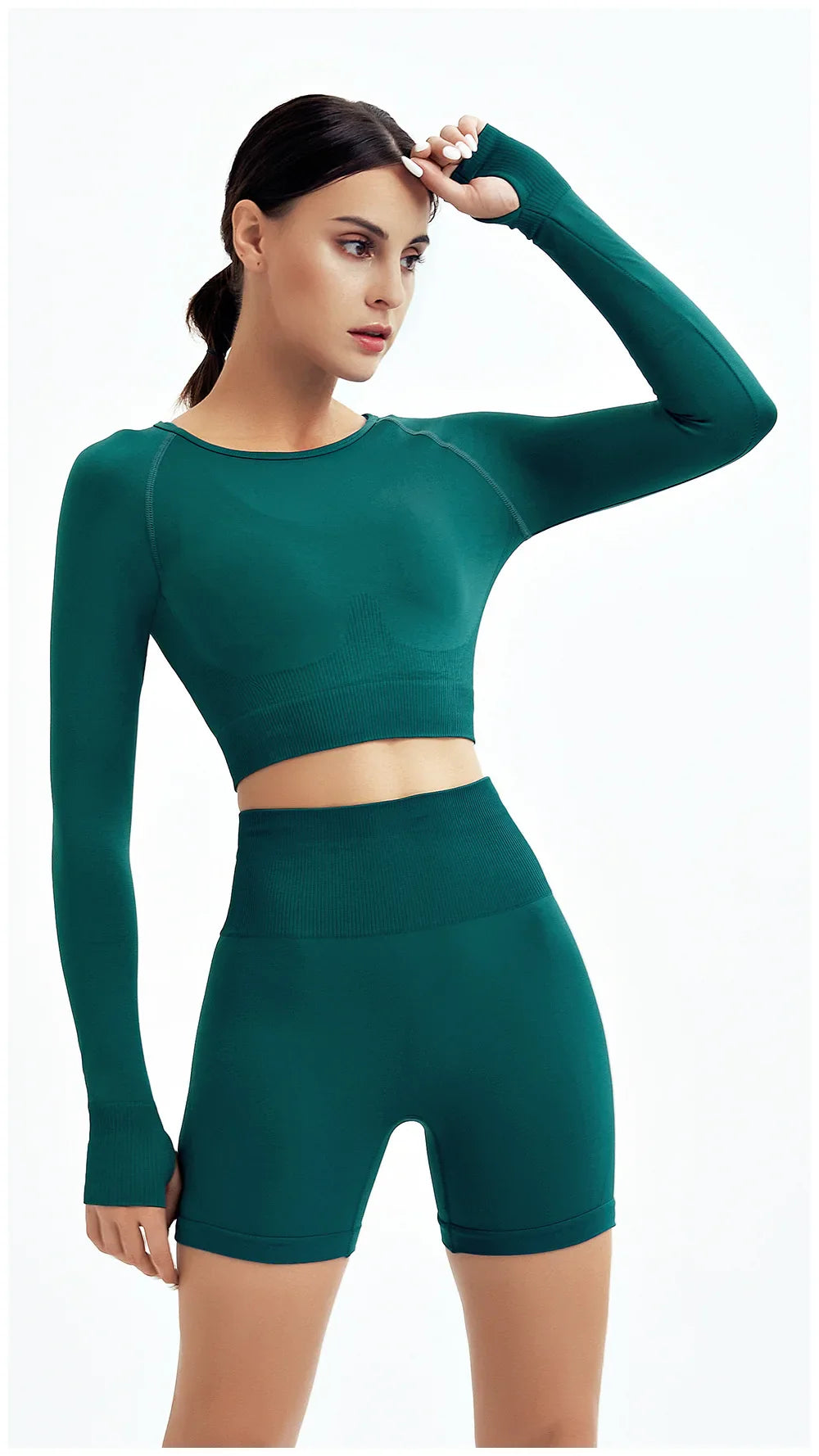 Sleek WAREBALL seamless yoga set for women in grey, perfect for those seeking a fashionable and functional fitness outfit.