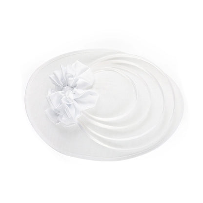 Luxury sinamay fascinator hat in a classic design, perfect for adding a touch of glamour to weddings, derbies, and other formal occasions.