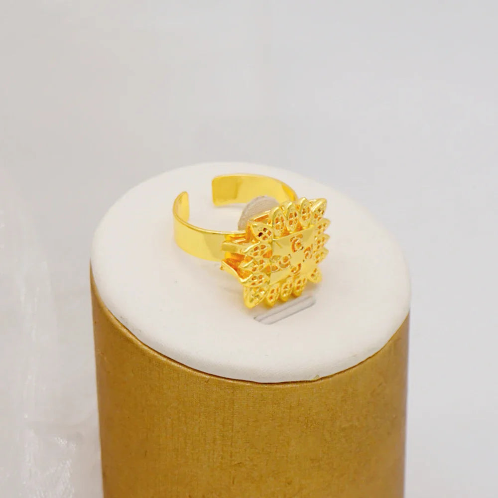 The stunning ring from the luxury Dubai jewelry set for women, showcasing a unique African design that embodies elegance and style.