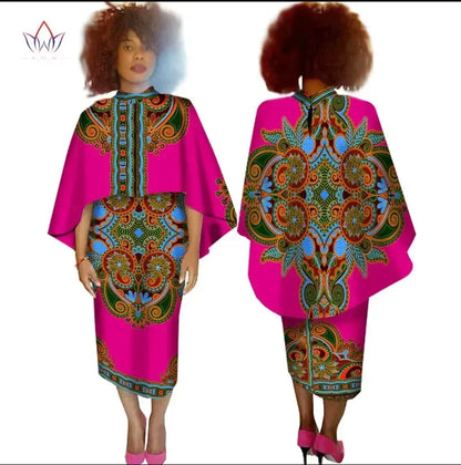 Stunning women’s evening dress made from 100% cotton African fabric, combining cultural richness with contemporary fashion.