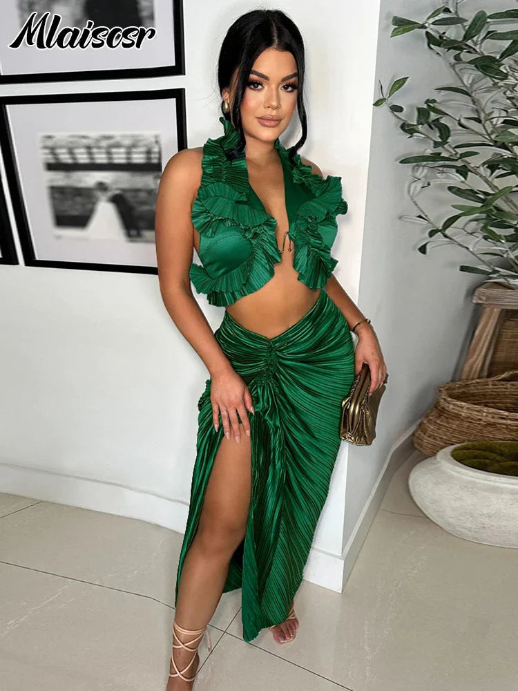 Complete look of Mlaiscsr women's black dress set, showcasing a sexy and alluring ensemble ideal for autumn and winter occasions.