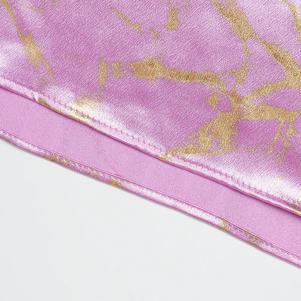 All-season luxury satin djellaba with a casual style, expertly crafted for comfort and elegance in a modern wardrobe.