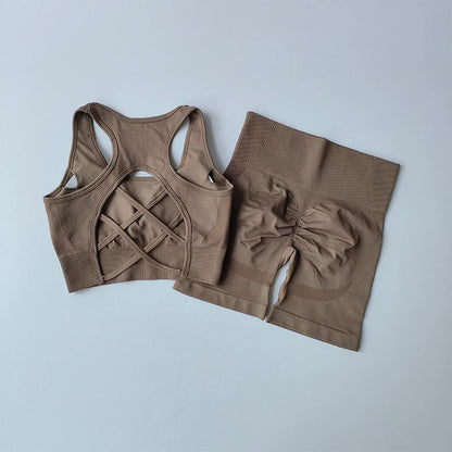 Lifestyle image of a woman wearing the High Waist Hip Lifting Fitness Set, illustrating the perfect fusion of fashion and function for the active woman.