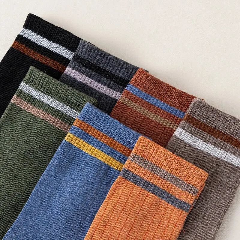 Luxurious cotton blend crew-length socks for men, perfect for sports and outdoor activities this winter.