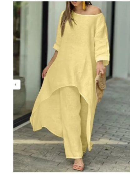 Stylish ankle-length cargo pants, featuring an elastic waist, designed for comfort and chic casual wear.