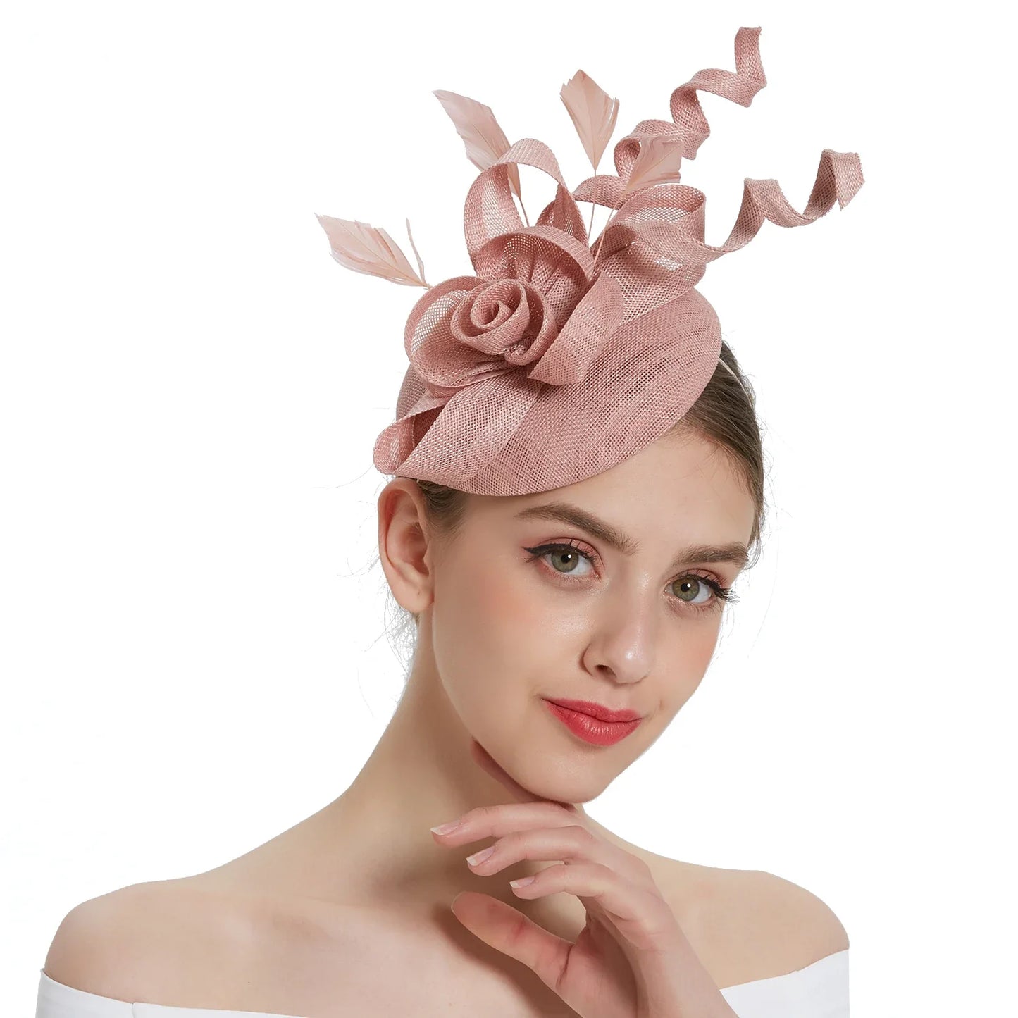 Stylish linen fascinator with a hair clip, designed for luxurious fashion statement at various events.