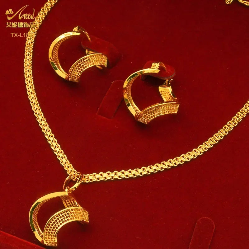 Luxurious geometric necklace in stunning 24K gold-plated copper, perfect for elegant women's jewelry sets.