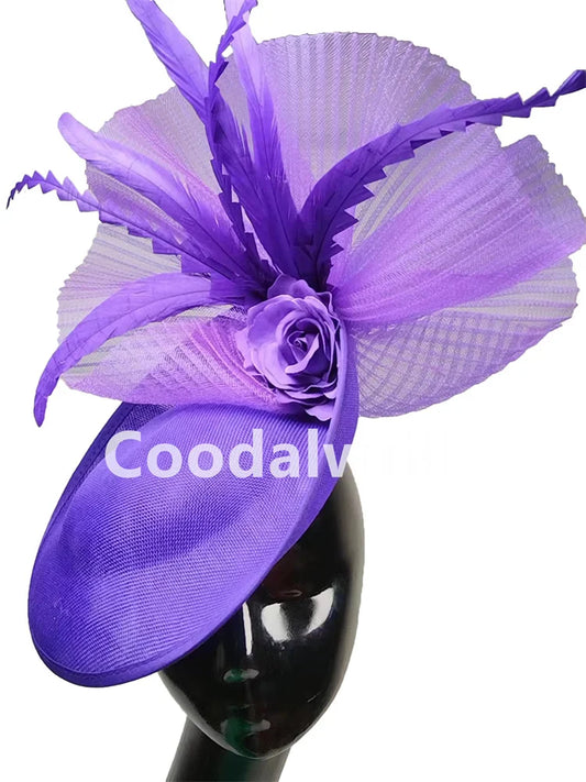 Luxurious elegant flower fascinator headpiece for women, adorned with feathers, perfect for weddings, parties, and formal dinners. This stylish pillbox cap features exquisite craftsmanship crafted from high-quality polyester, designed to elevate any outfit.