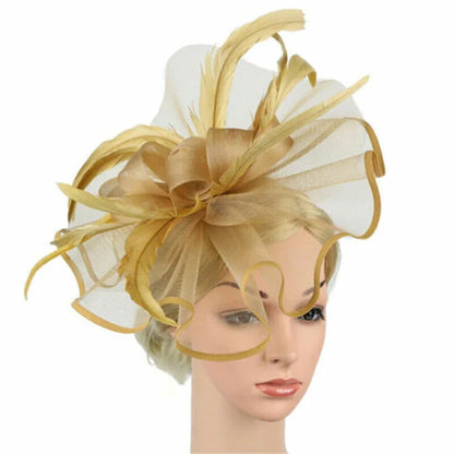Sophisticated and stylish floral fascinator hat for women, created from high-quality materials, perfect for making a statement at outdoor gatherings.