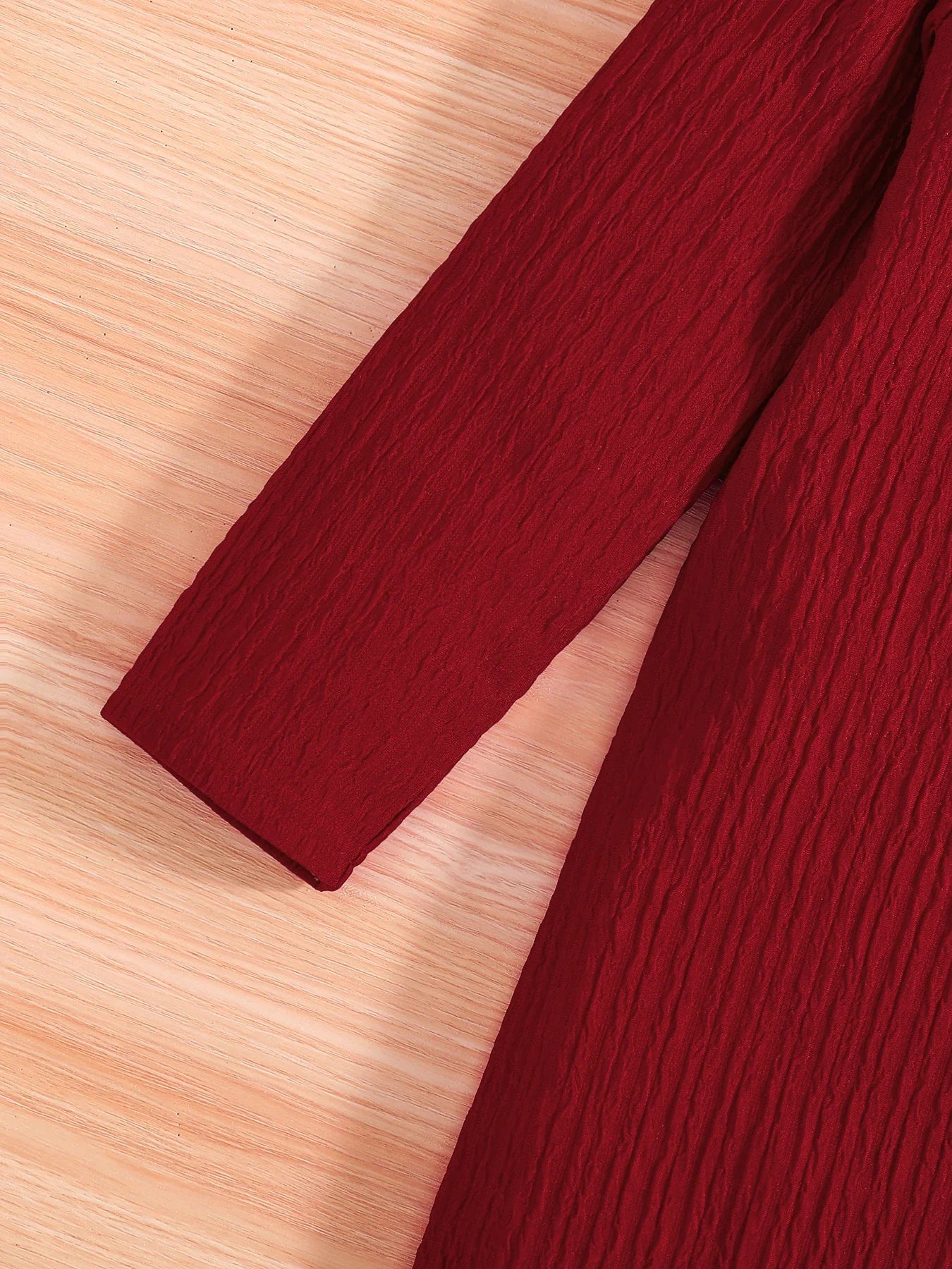 Elegant knee-length red knitted dress for girls aged 7-13, featuring breathable fabric and a sophisticated O-neck, perfect for autumn wear.