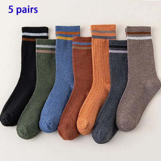 Luxurious 5 pairs of men's winter sports socks made of cotton, polyester, viscose, and spandex, designed for comfort and warmth.