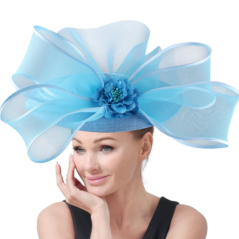 Luxurious floral hair clip fascinator in a chic design, ideal for enhancing outfits at formal occasions and celebrations.