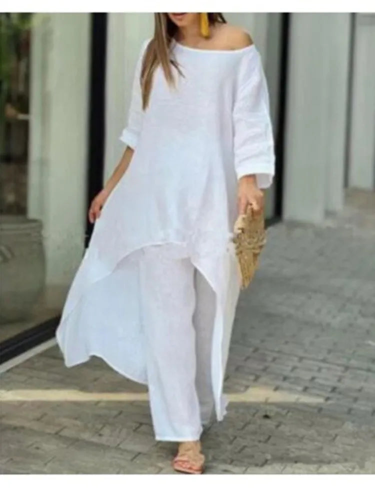 Chic wide-leg cargo pants in luxurious cotton-linen blend, perfect for a stylish casual look.