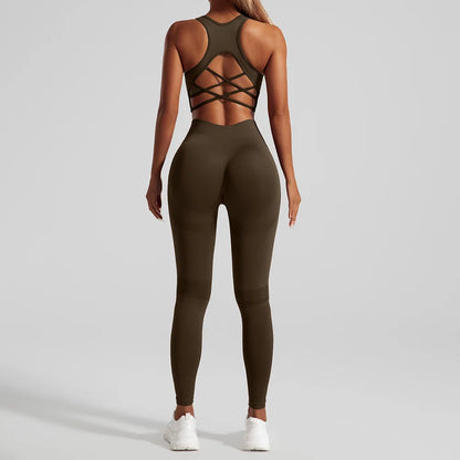Luxury seamless yoga set for women featuring a stunning backless crop top and high-quality leggings, designed for ultimate breathability and comfort during workouts.