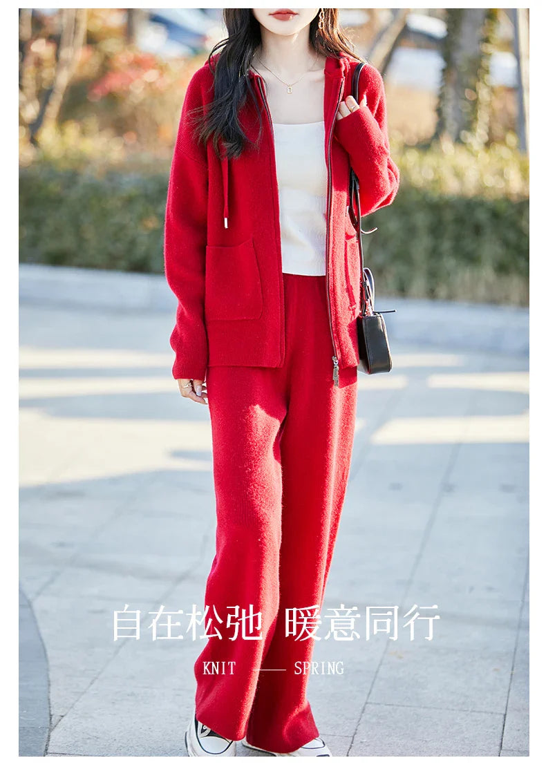 Close-up of the luxurious knitted fabric of the women's Merino wool cardigan, showcasing its softness and quality craftsmanship.