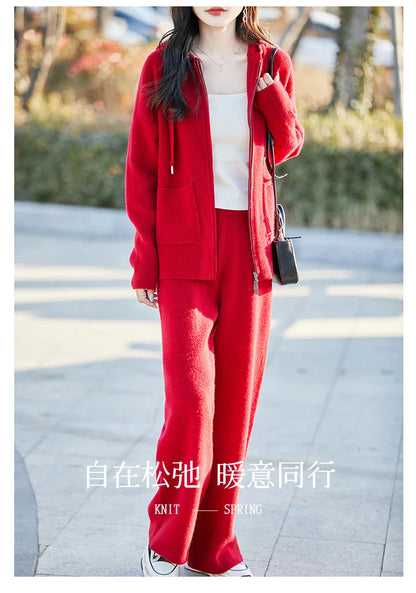 Close-up of the luxurious knitted fabric of the women's Merino wool cardigan, showcasing its softness and quality craftsmanship.