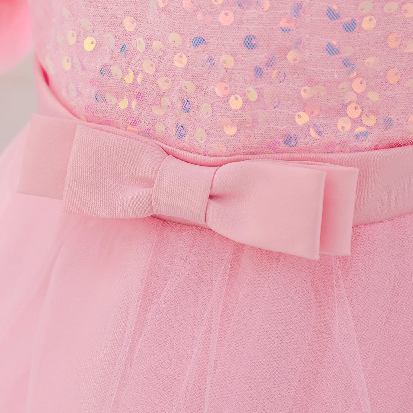 Luxurious girls 3D floral party princess dress featuring a knee-length tulle gown in soft pink, perfect for ages 4 to 10, ideal for birthdays and weddings.