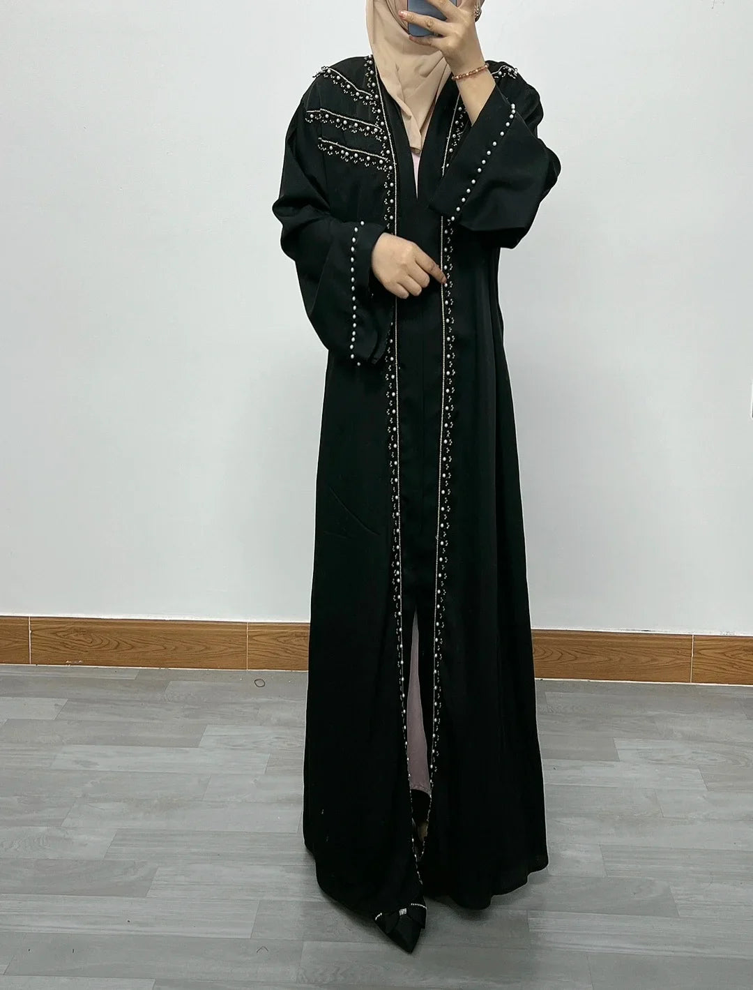 Stylish Moroccan Dubai dress with a flowing skirt, embodying a blend of casual and ethnic elegance for all seasons.