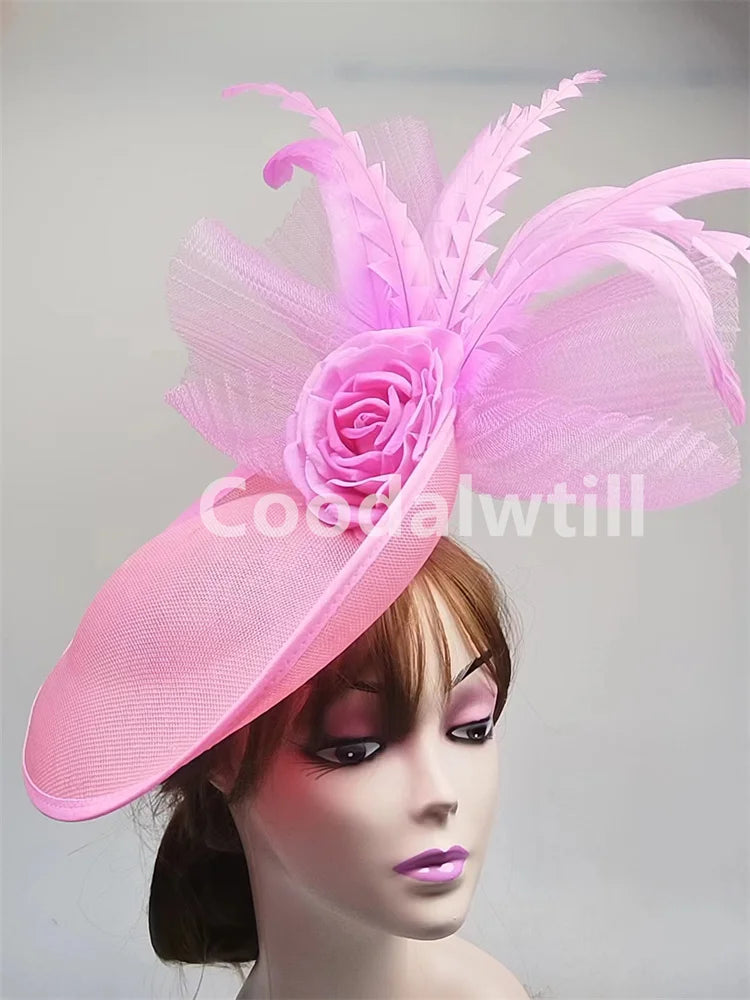 Gorgeous women's fascinator with a solid pattern, a must-have for elegant occasions and festivities.