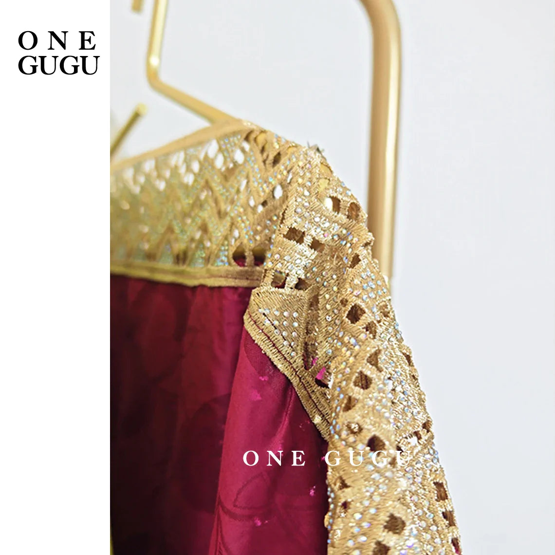 Detailed view of the fabric texture of the plus size African bazin dress set, made from high-quality cotton and polyester, emphasizing premium materials.