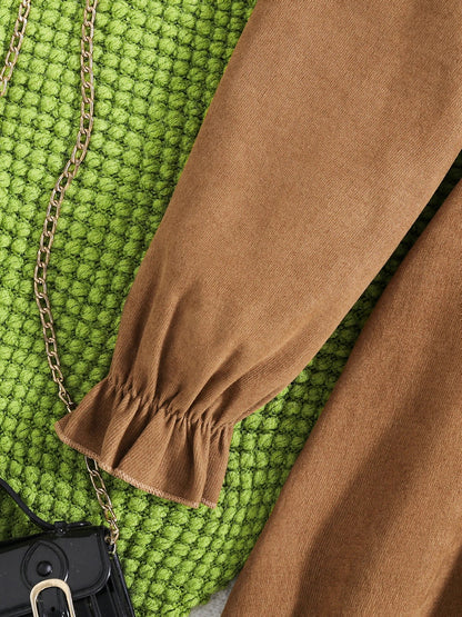 Beautifully crafted girls' pleated dress with a timeless French retro design, complete with a delicate sash for an exquisite fit.