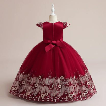 Beautiful sleeveless floral dress for girls, designed as a bridesmaid outfit for weddings and festive gatherings.