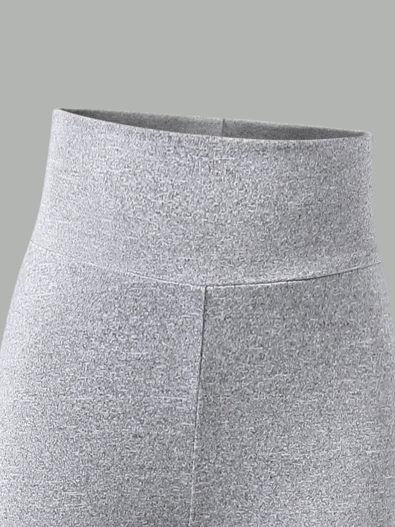 Stylish grey knit tights for girls, ages 7-13Y, combining versatility and comfort, suitable for casual and formal occasions alike.