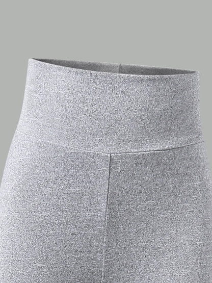 Stylish grey knit tights for girls, ages 7-13Y, combining versatility and comfort, suitable for casual and formal occasions alike.