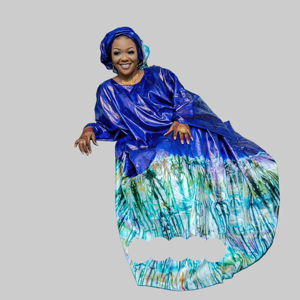 Sophisticated presentation of the African Dashiki Boubou Gown featuring a classic pullover design, perfect for traditional occasions and stylish outings.