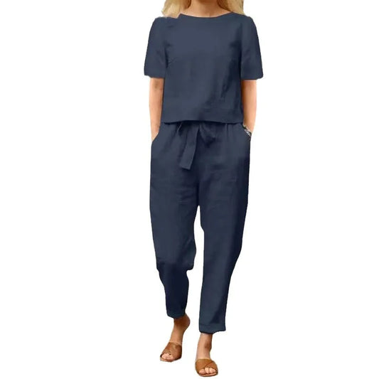 Stylish women’s tracksuit set showcasing a relaxed fit, expertly crafted in breathable cotton-linen, ideal for casual elegance during the warmer seasons.