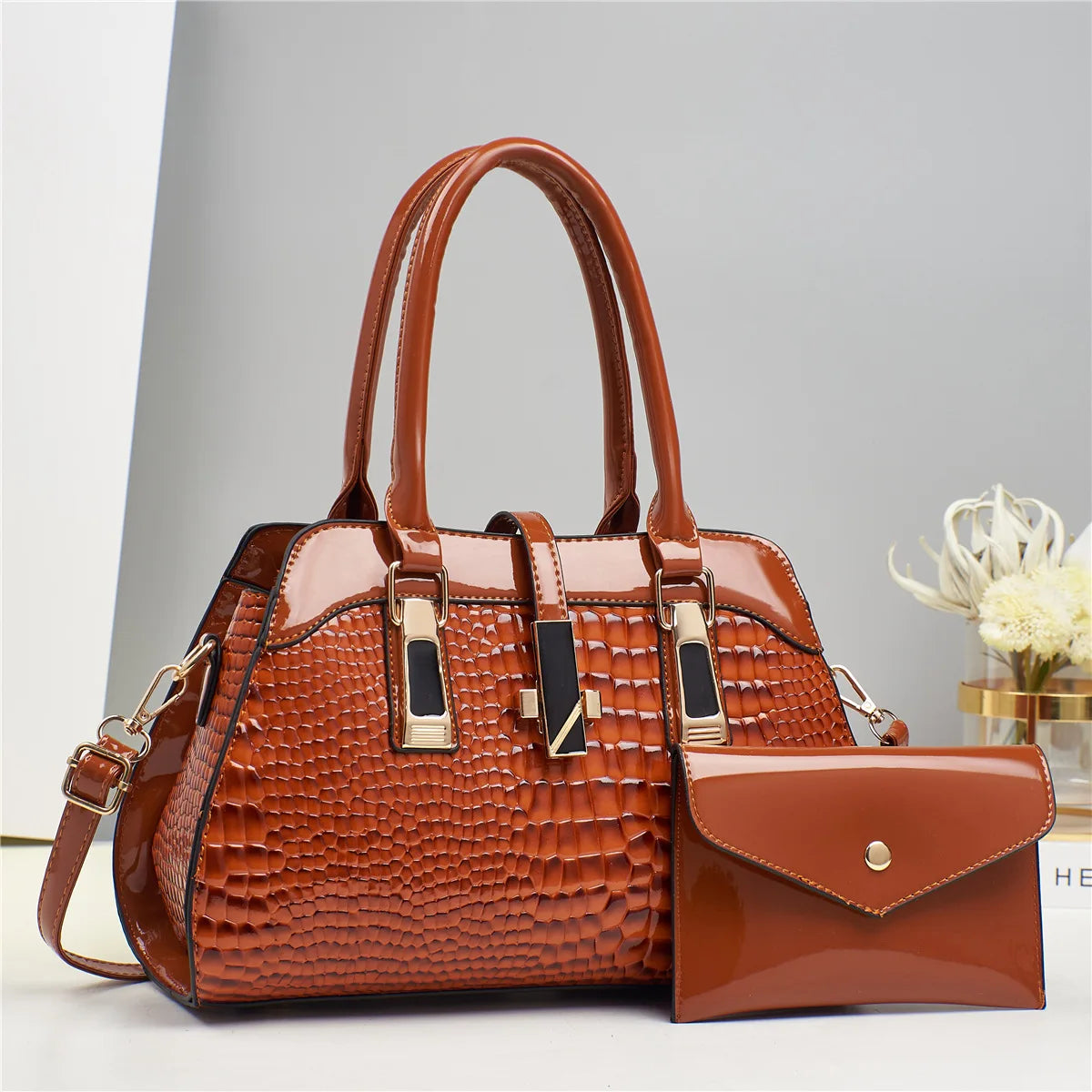 Stylish women's handbag in rich leather, showcasing exceptional craftsmanship for upscale occasions.
