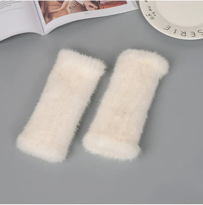 Luxury women's half finger gloves made of 100% real mink fur, perfect for stylish and comfortable typing.