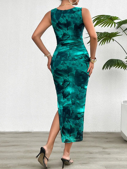 Elegant Women's Slimming Sleeveless Printed Dress featuring a chic split bottom and casual O-neck style, perfect for luxurious spring and summer outings.