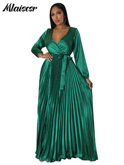 Elegant lantern sleeve detail of the Mlaiscsr women's pleated dress, designed for middle-aged women seeking a chic and luxurious look for formal occasions.