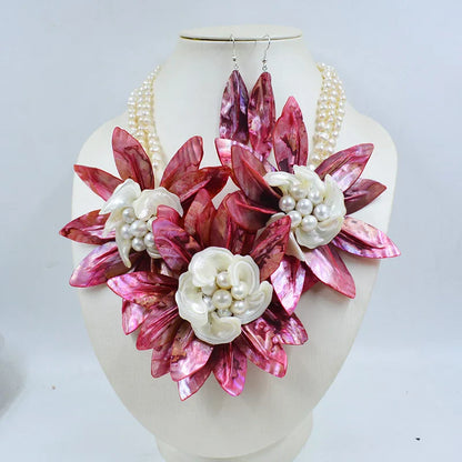 Fashionable Shell Flowers Wedding Necklace, elegantly designed with crystals, ideal for luxury wedding accessories for women.